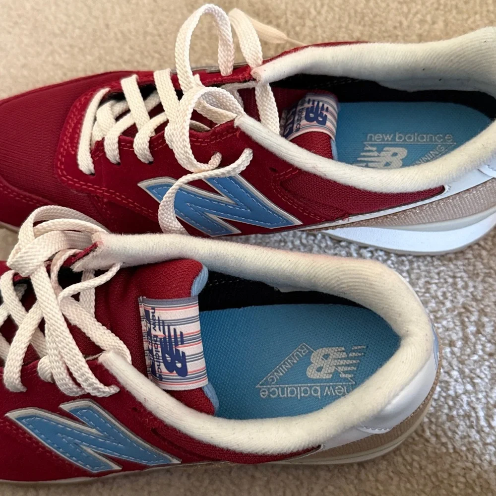 New Balance 696 Women's Sneakers - Picture 4 of 7